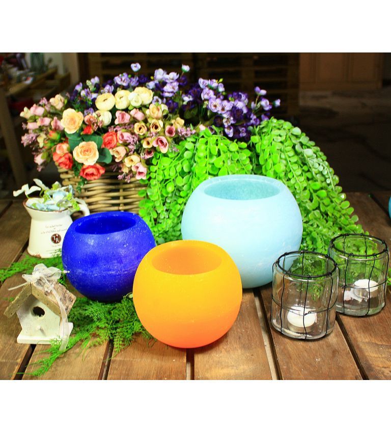 Hollow ball-shaped candles